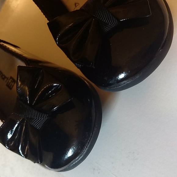 Little girl shoes size 7.5 - Picture 15 of 16